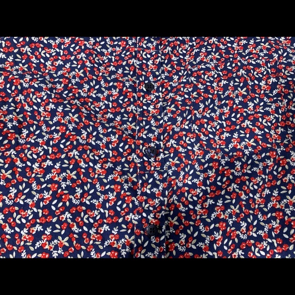 Button down - Picture 2 of 3